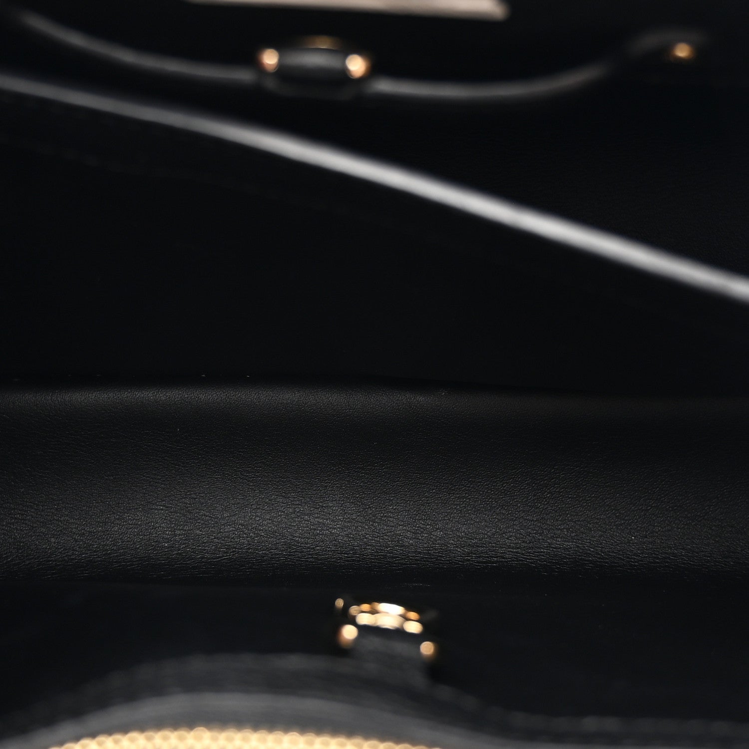 Taurillon Capucines MM Black Blue White