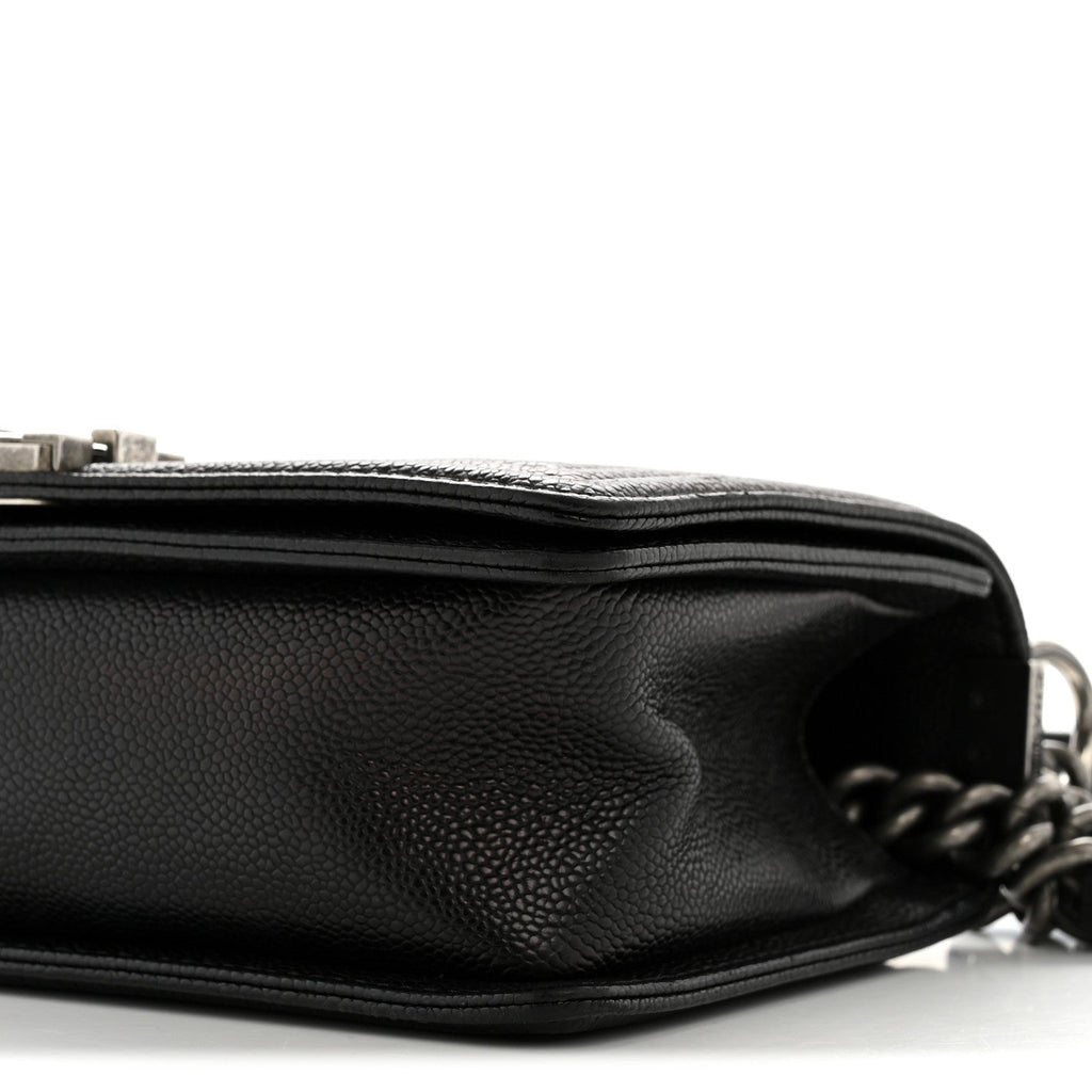Caviar Quilted Medium Boy Flap Black
