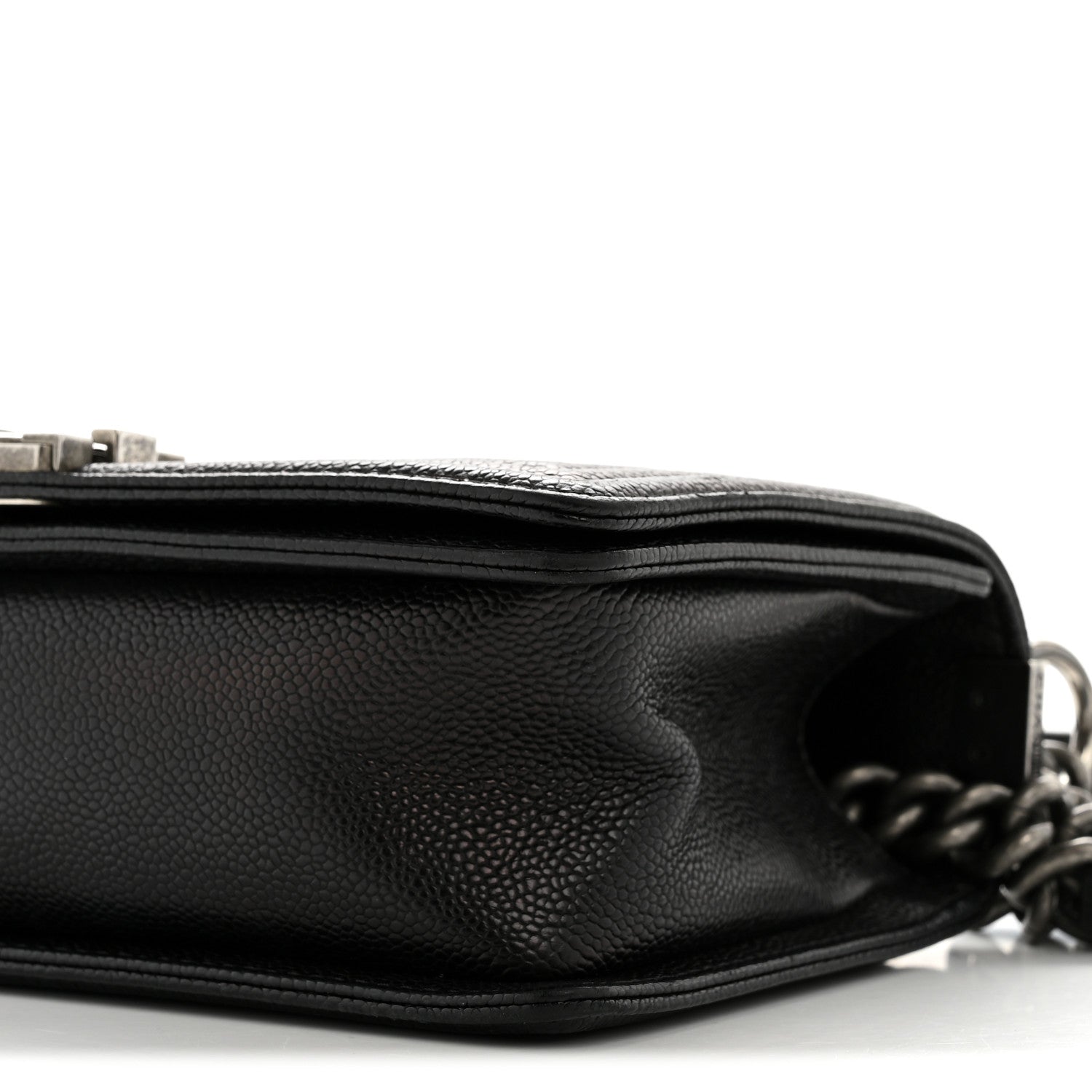 Caviar Quilted Medium Boy Flap Black