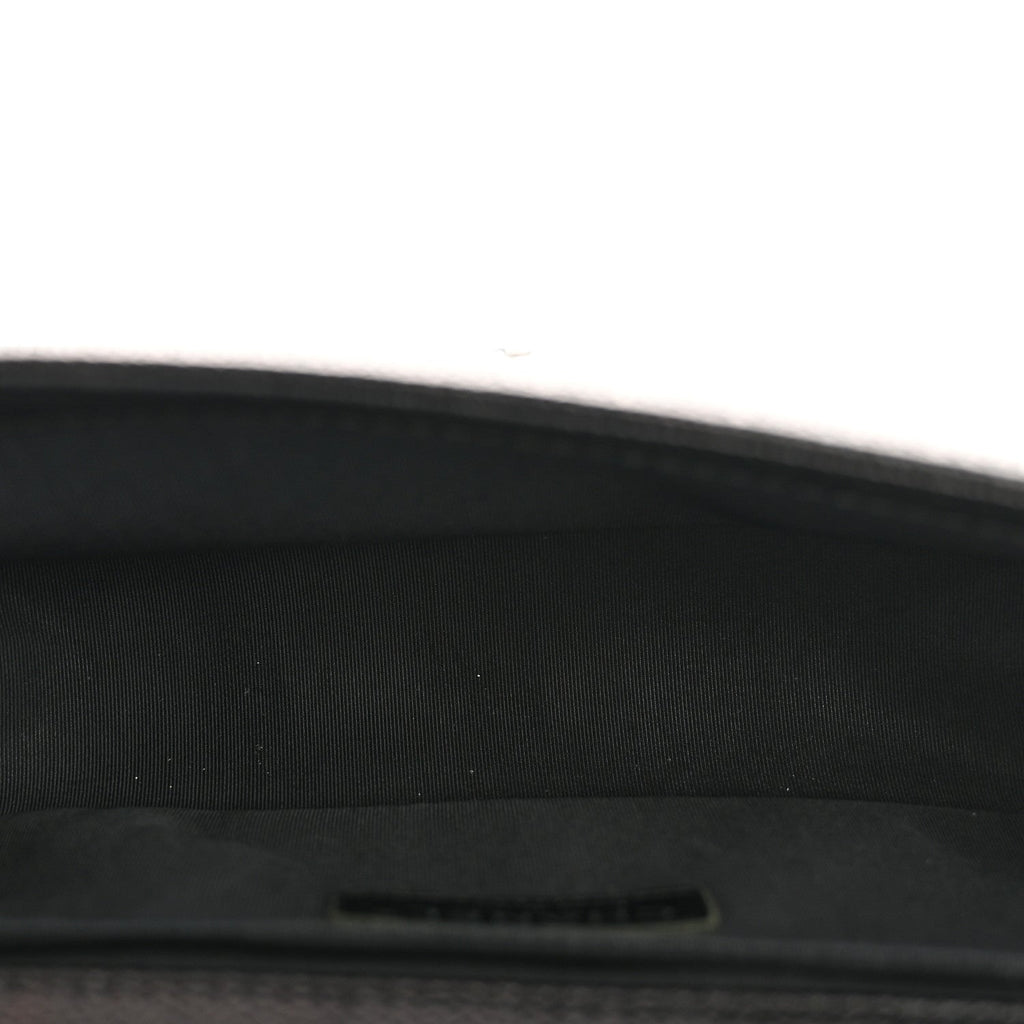Caviar Quilted Medium Boy Flap Black