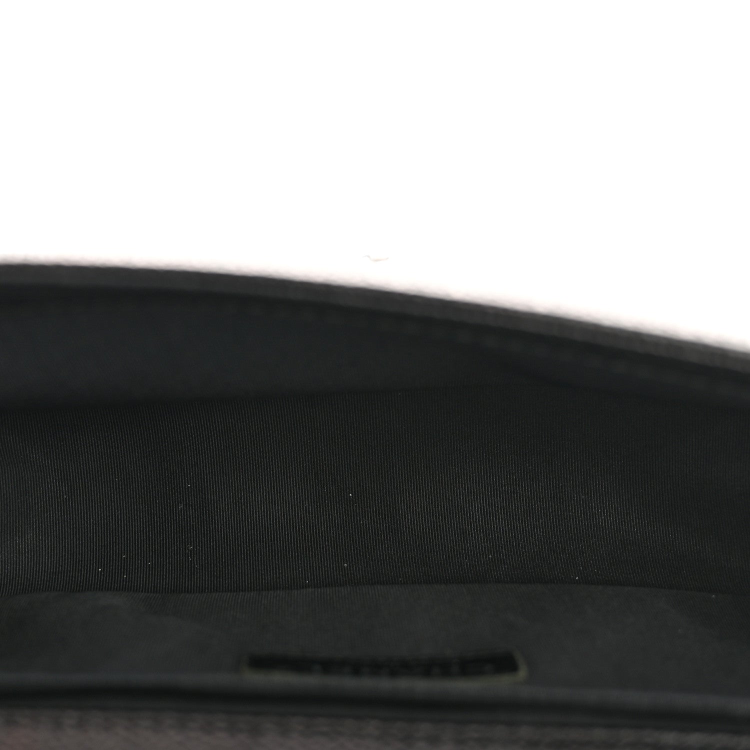 Caviar Quilted Medium Boy Flap Black