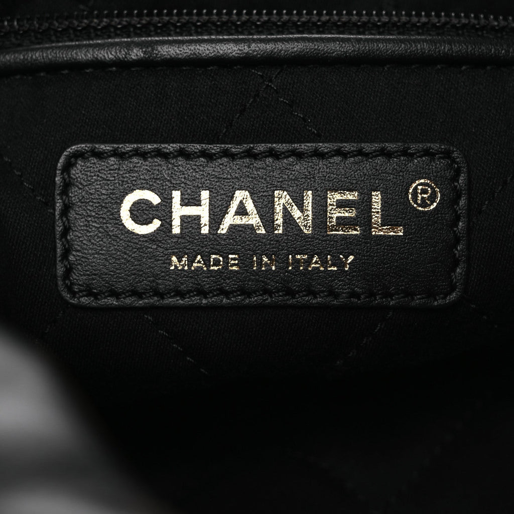 Shiny Calfskin Quilted Chanel 22 Black White