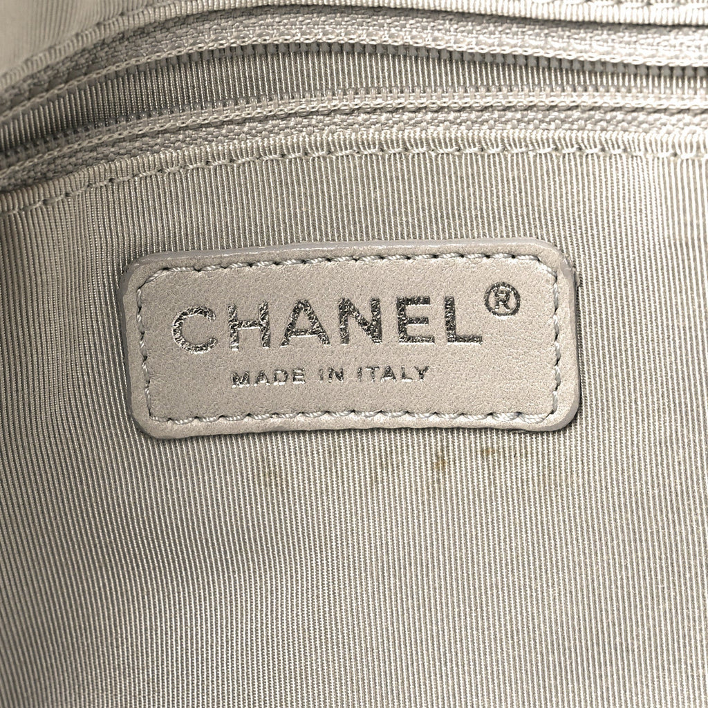 Nylon Quilted 2.55 Reissue Tote White Grey