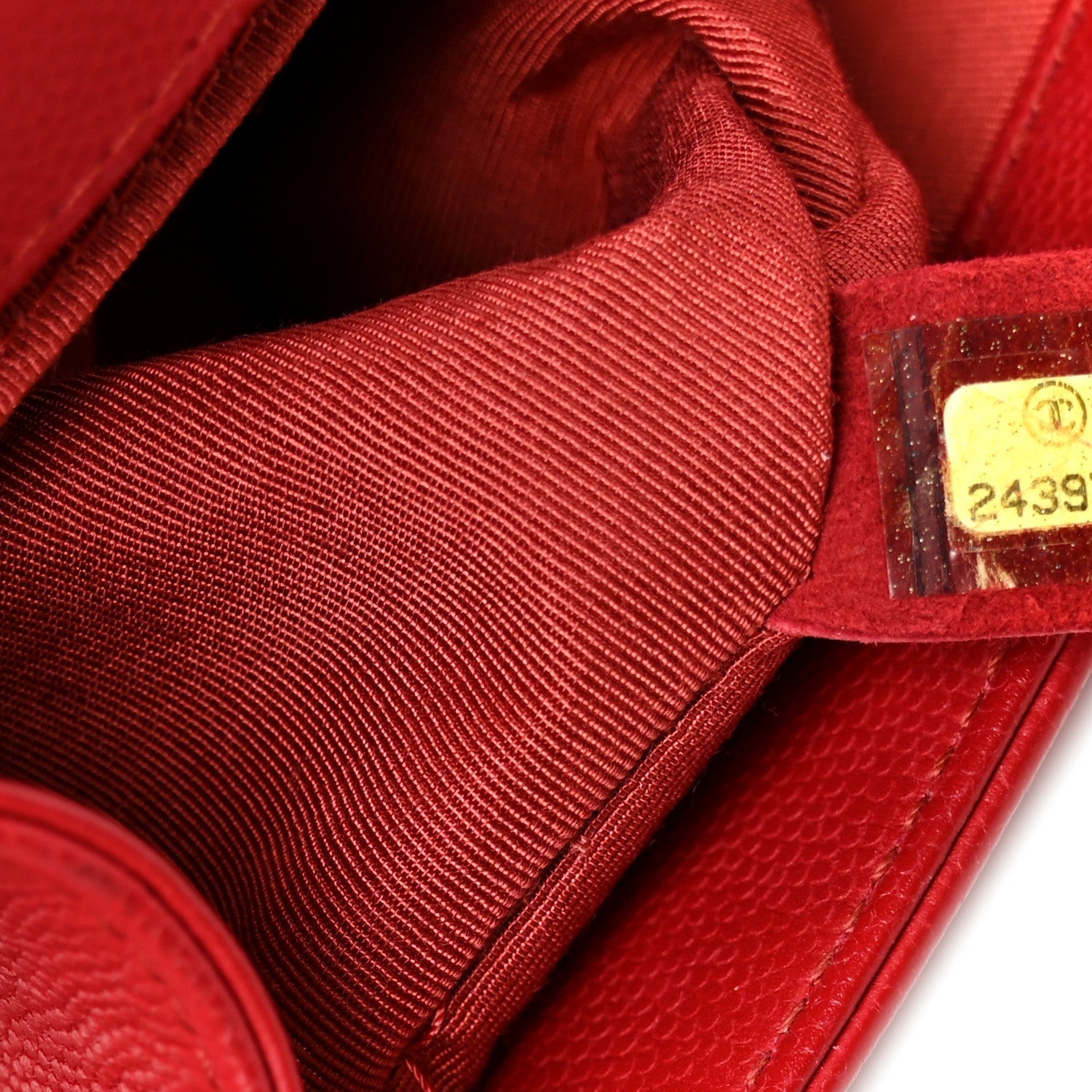 Caviar Quilted Medium Boy Flap Red