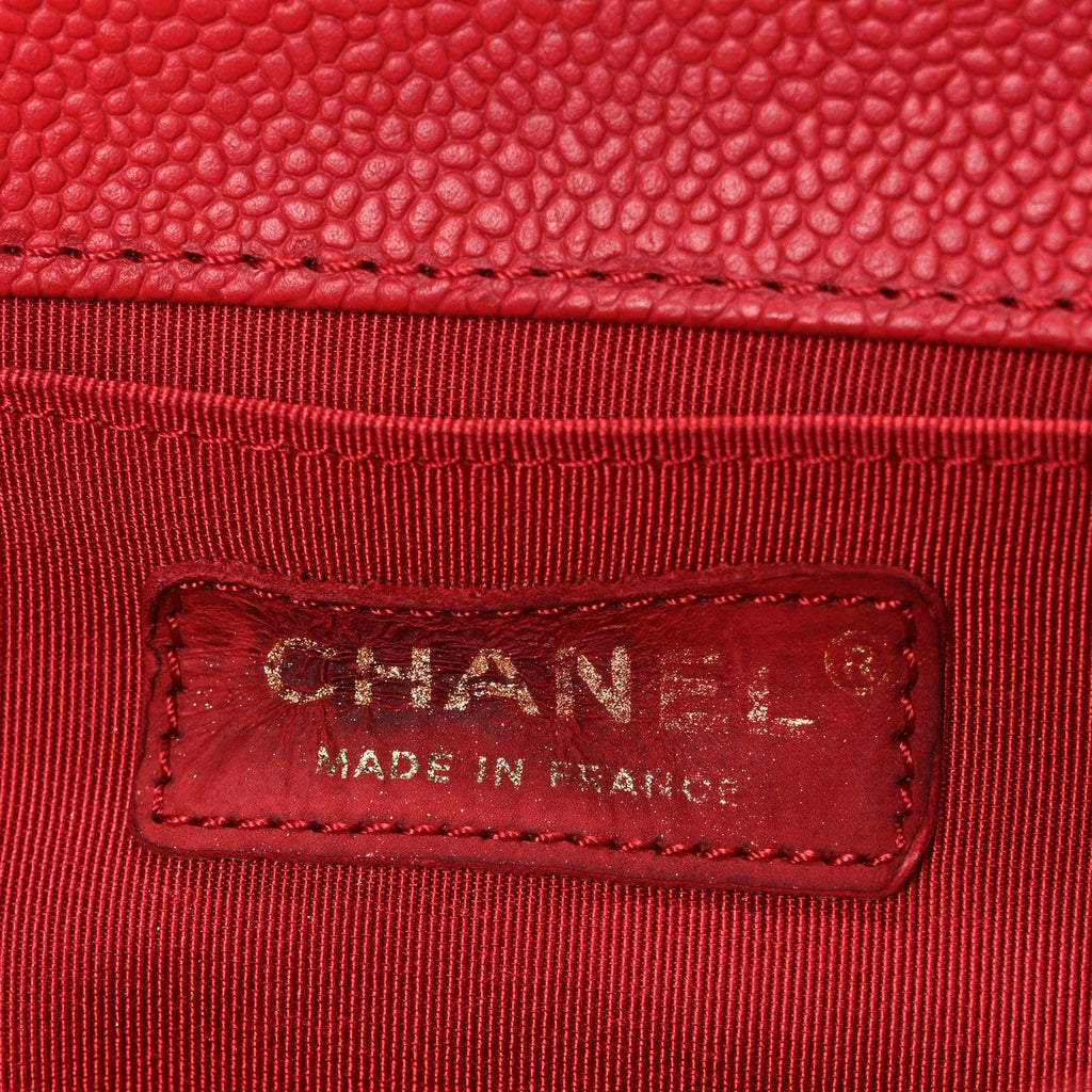 Caviar Quilted Medium Boy Flap Red