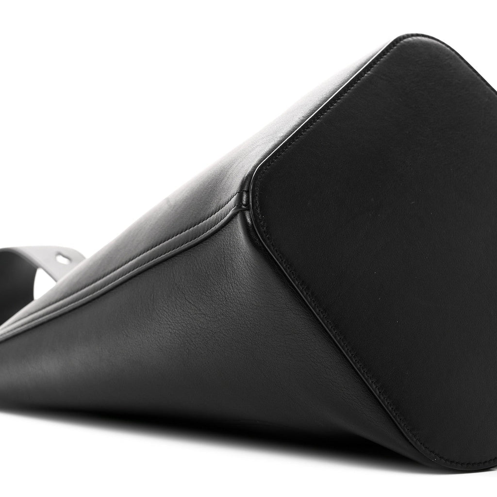 Smooth Calfskin Medium Pebble Bucket Bag Black