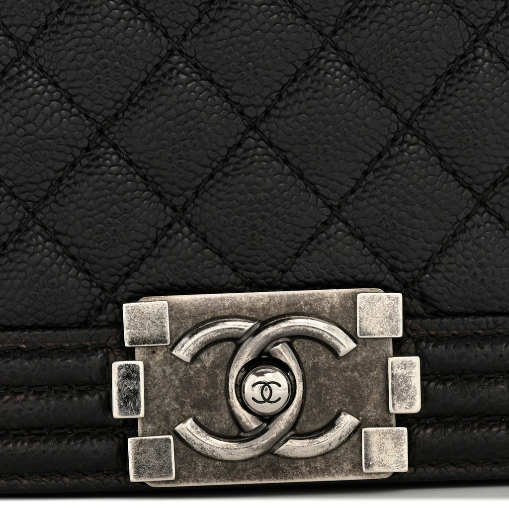 Caviar Quilted Medium Boy Flap Black