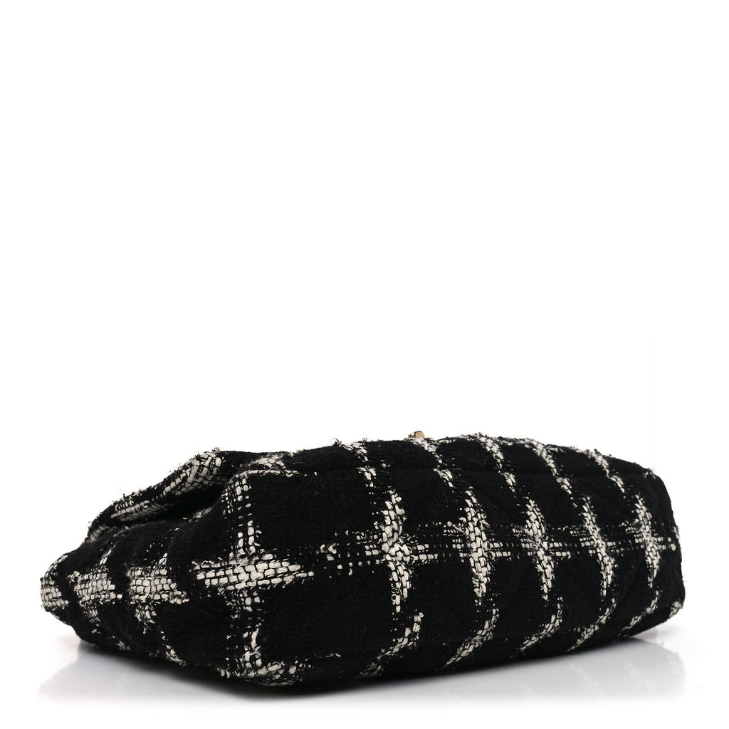Tweed Quilted Maxi Chanel 19 Flap Black White