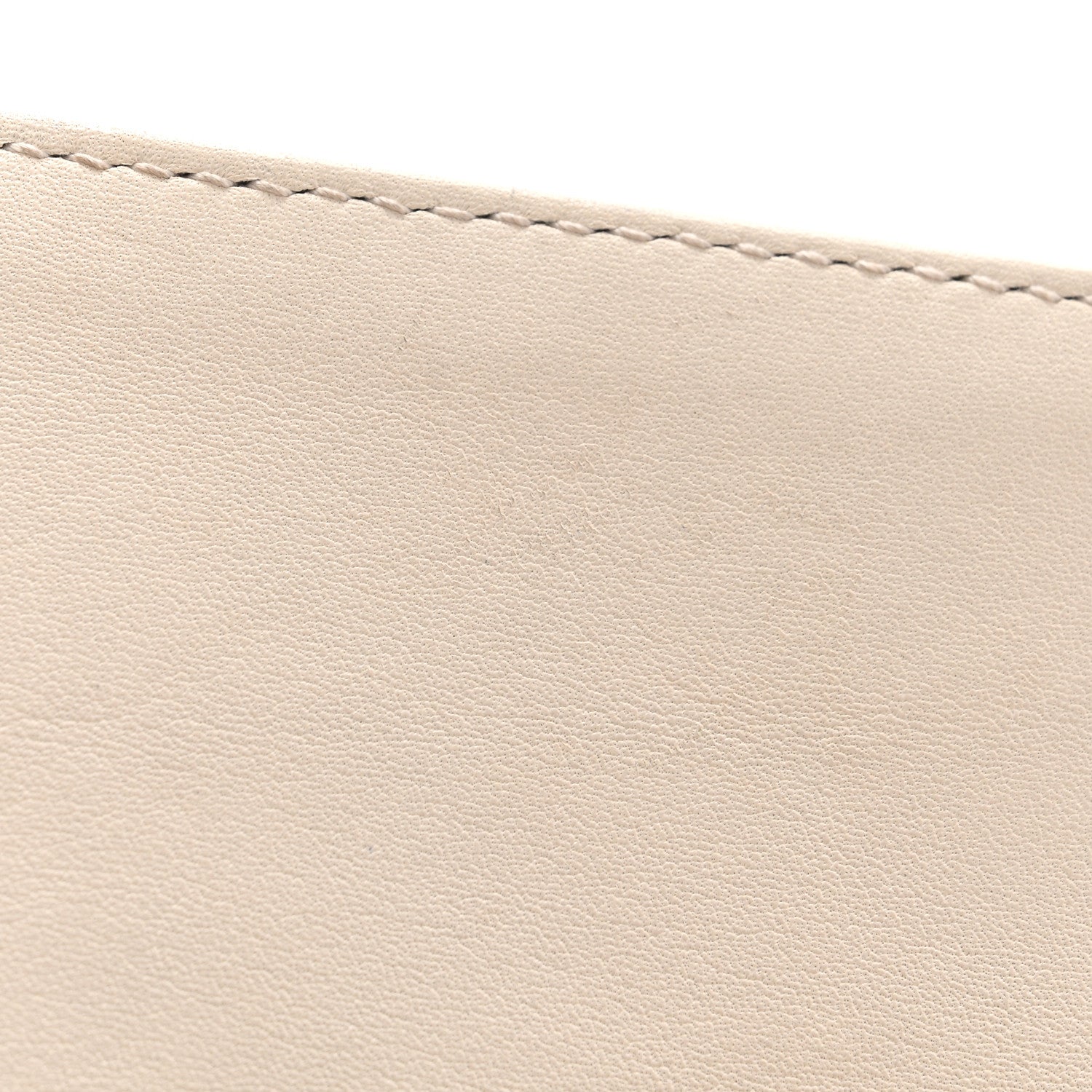 Calfskin Matelasse Small GG Marmont Shoulder Bag White