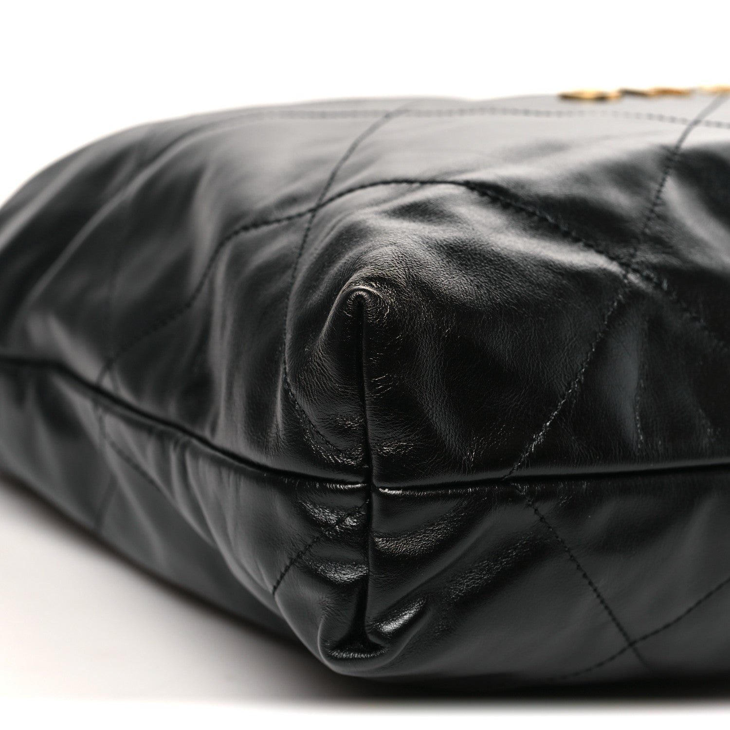 Shiny Calfskin Quilted Chanel 22 Black