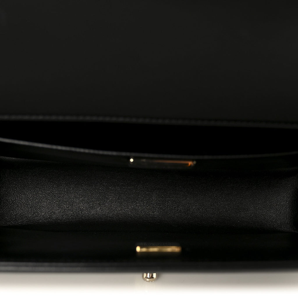 Calfskin Quilted Medium Chain Detail Boy Flap Black