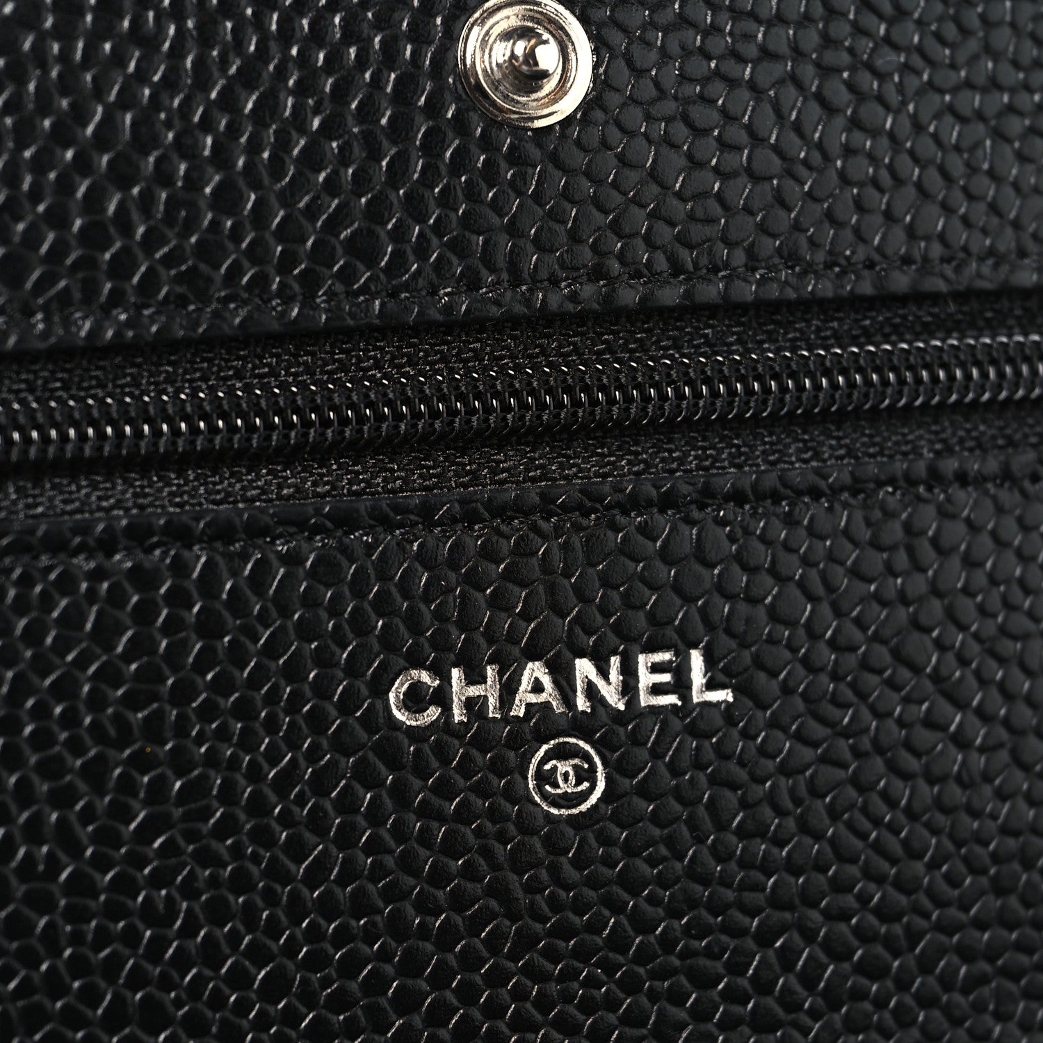 Caviar Quilted Wallet on Chain WOC Black