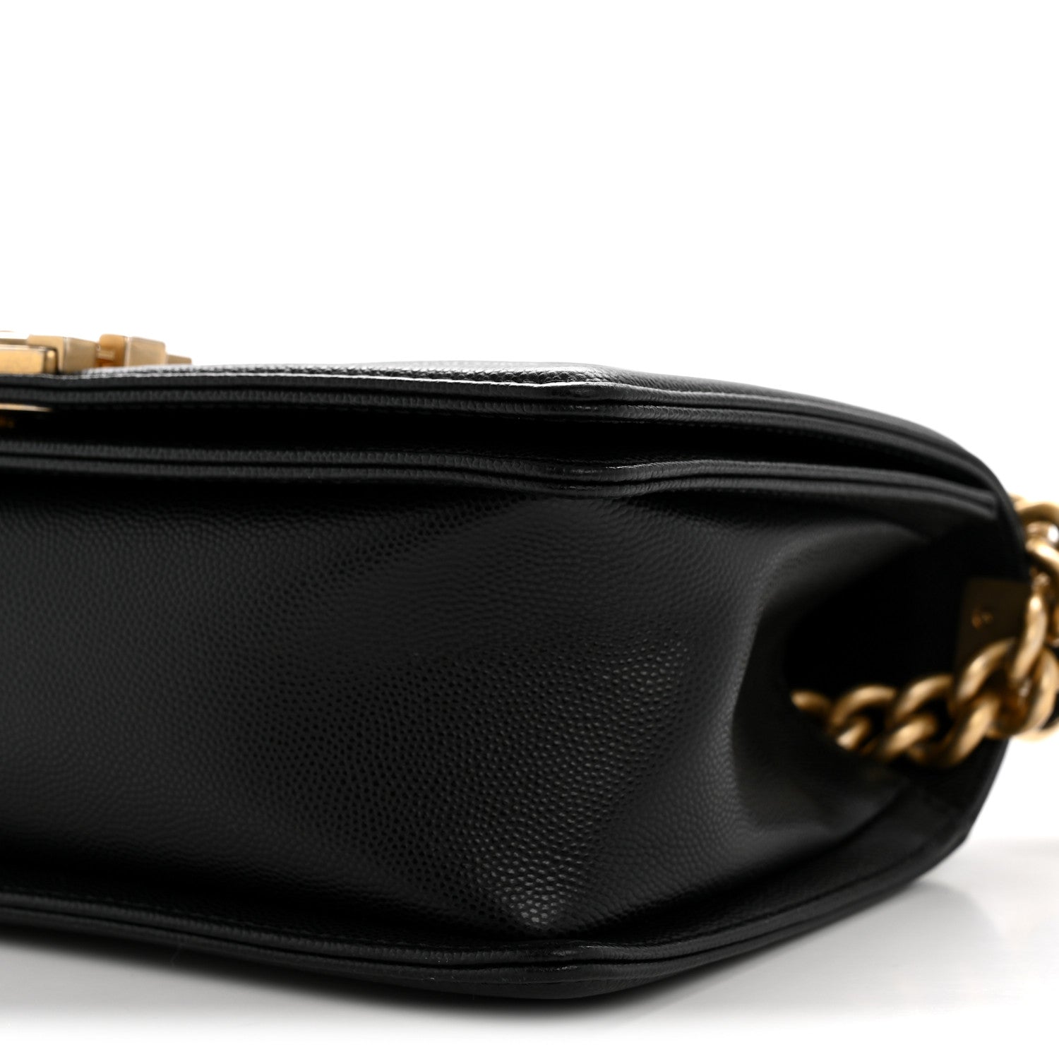 Caviar Quilted Medium Boy Flap Black