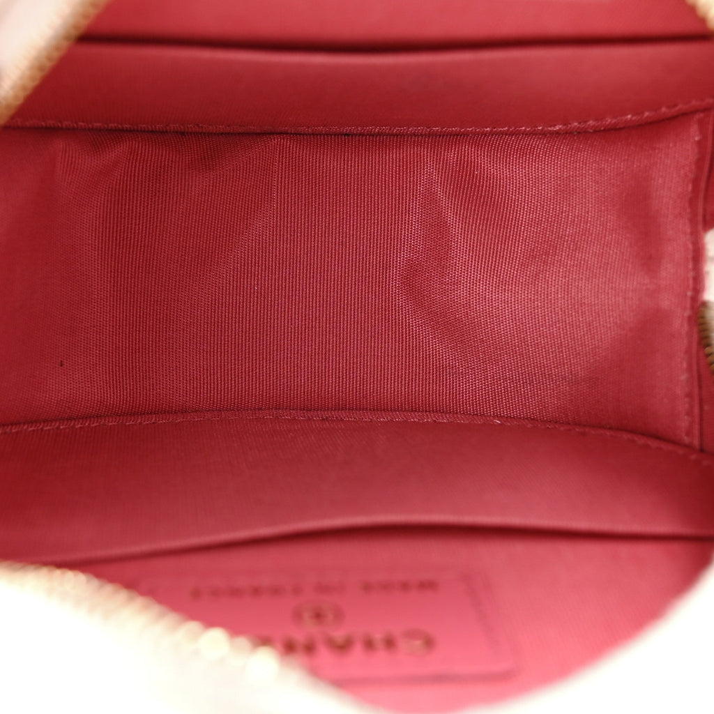 Shiny Goatskin Quilted Chanel 19 Round Clutch With Chain White