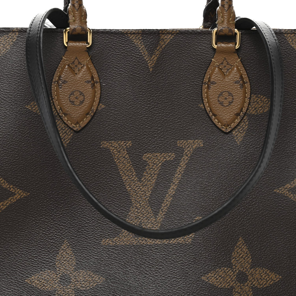 Reverse Monogram Giant Onthego MM