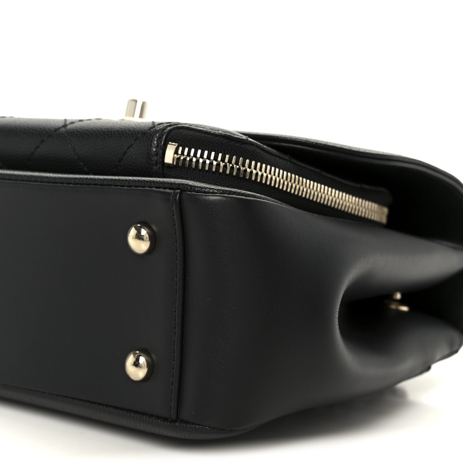 Caviar Quilted Medium Business Affinity Flap Black