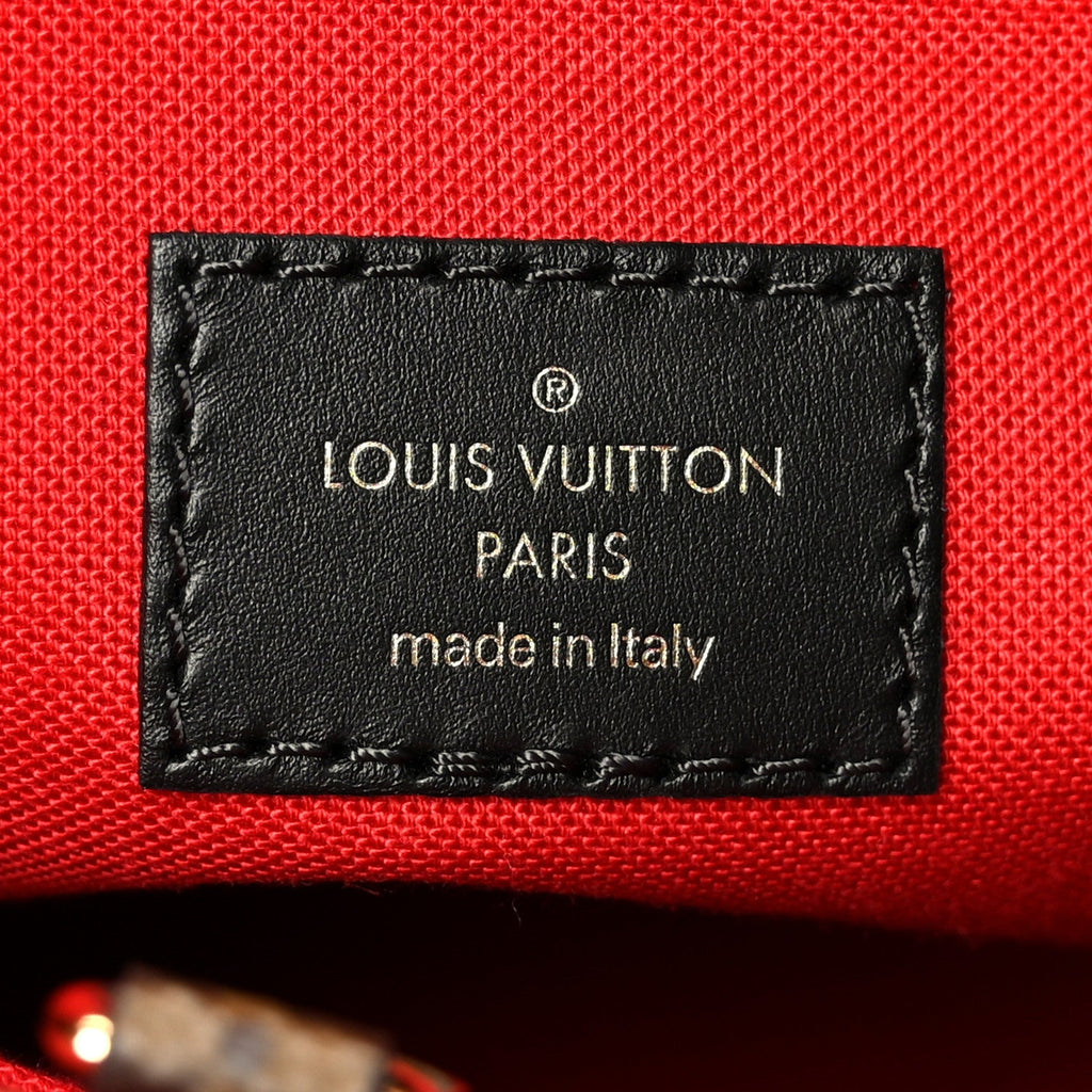 Reverse Monogram Giant Onthego PM