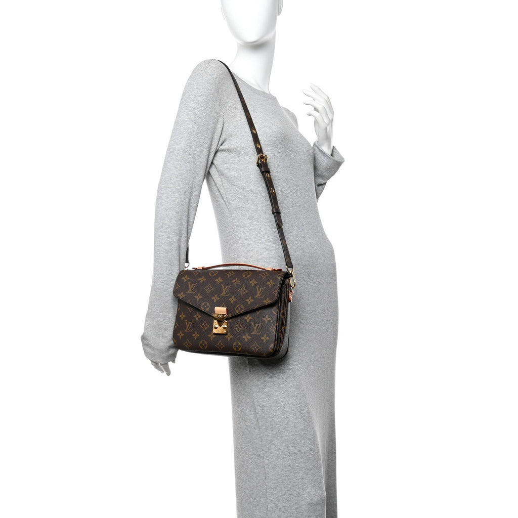 Monogram Pochette Metis