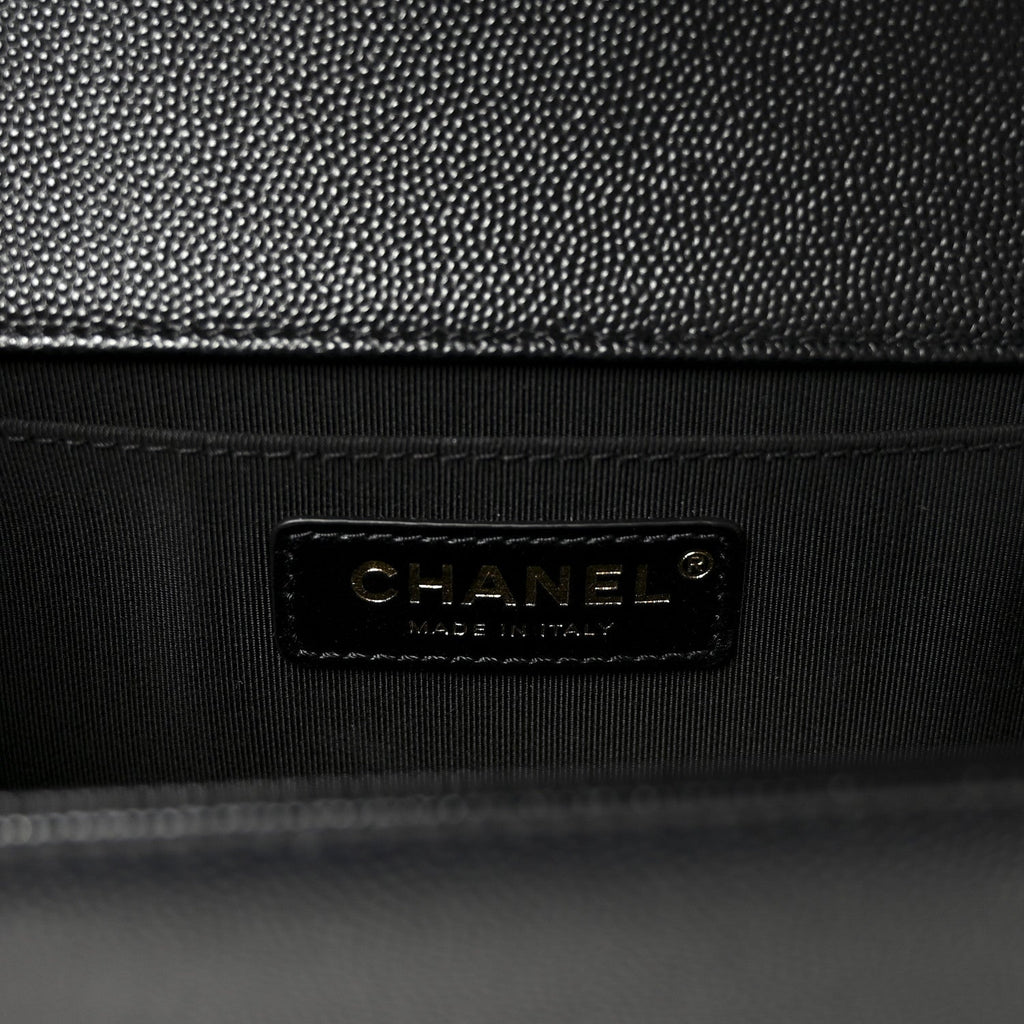 Caviar Quilted Medium Boy Flap Black