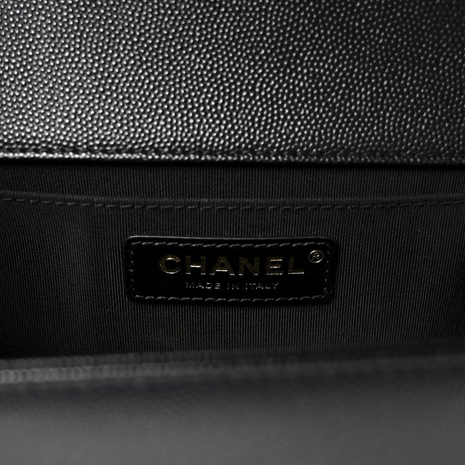 Caviar Quilted Medium Boy Flap Black