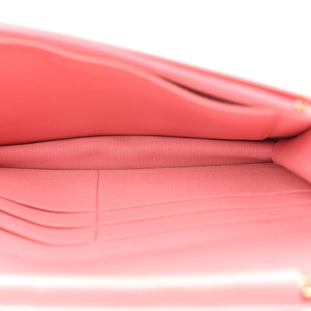 Caviar Quilted Wallet on Chain WOC Pink