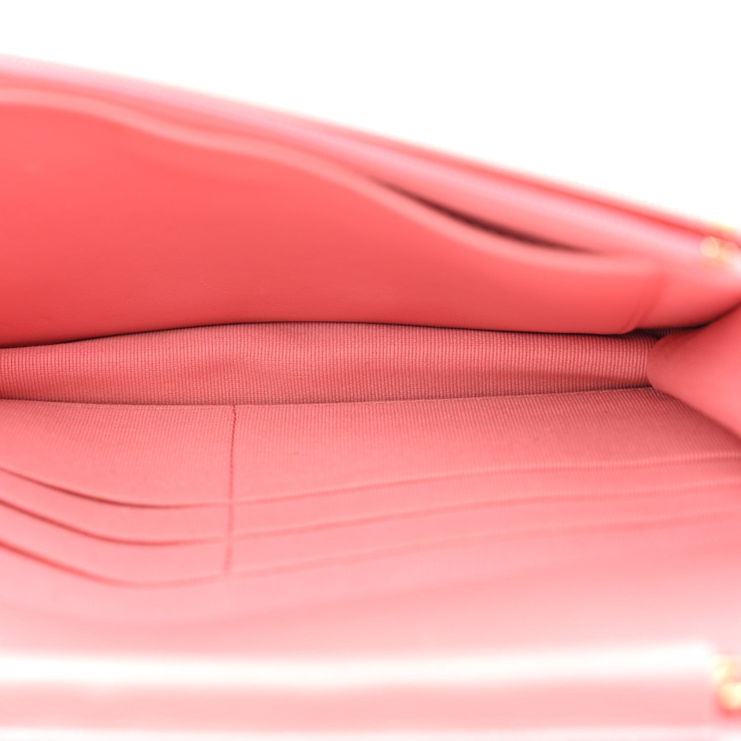 Caviar Quilted Wallet on Chain WOC Pink