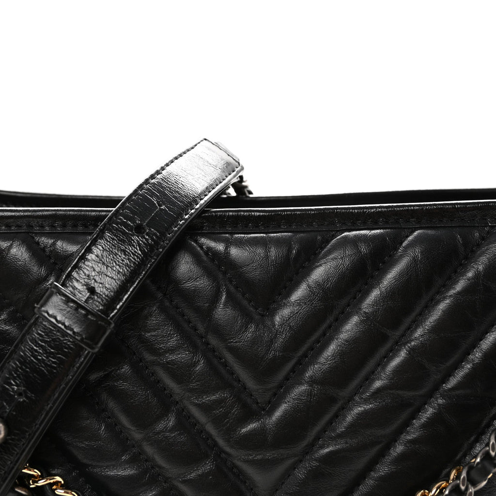 Aged Calfskin Chevron Quilted Medium Gabrielle Hobo Black