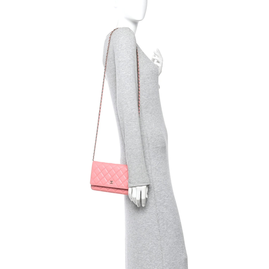 Caviar Quilted Wallet on Chain WOC Pink