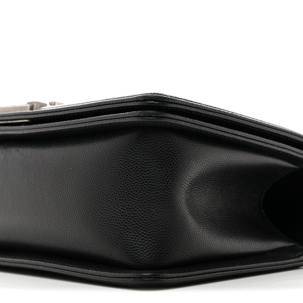 Caviar Quilted Medium Boy Flap Black