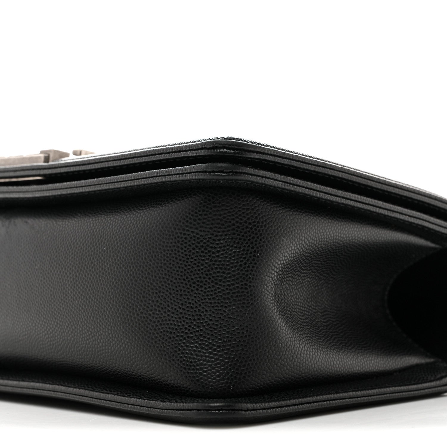 Caviar Quilted Medium Boy Flap Black