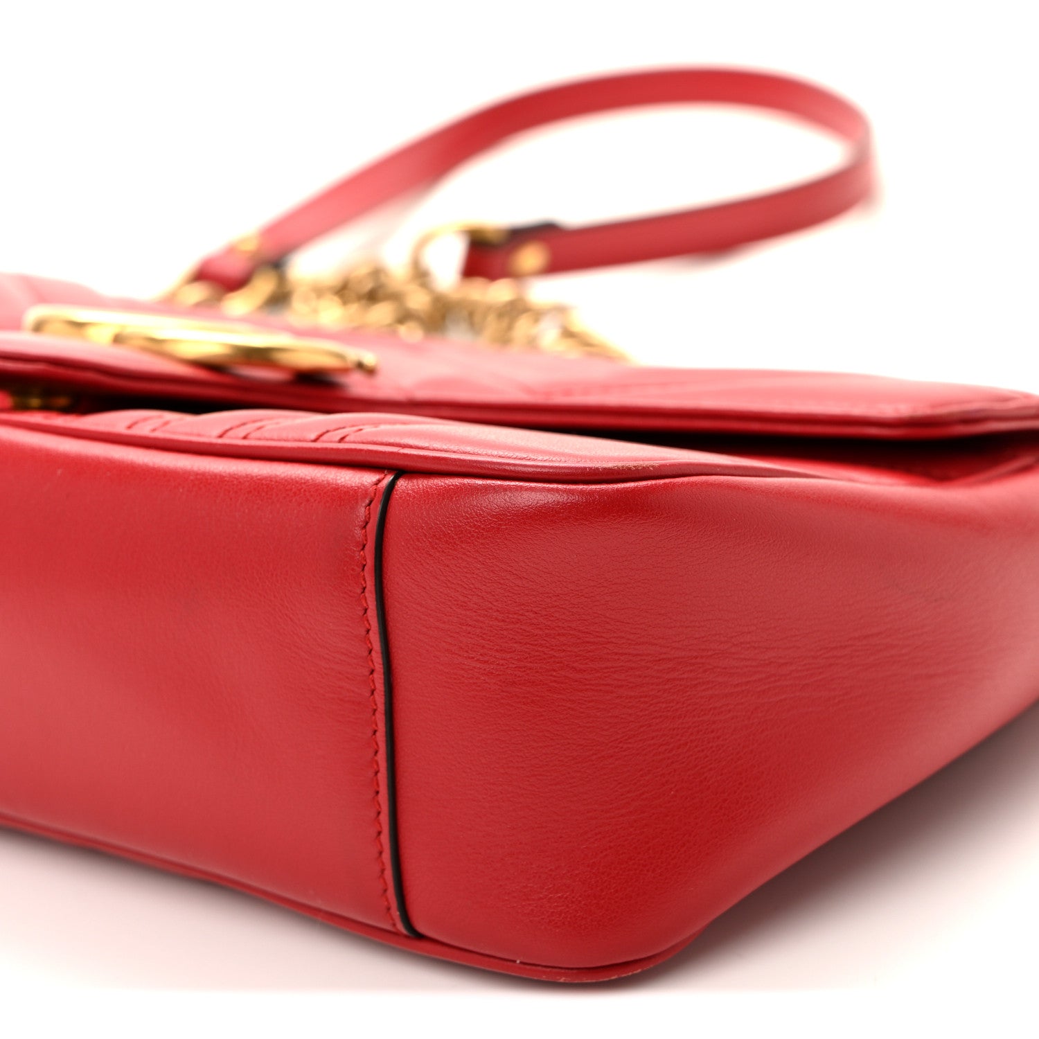 Calfskin Matelasse Small GG Marmont Shoulder Bag Hibiscus Red