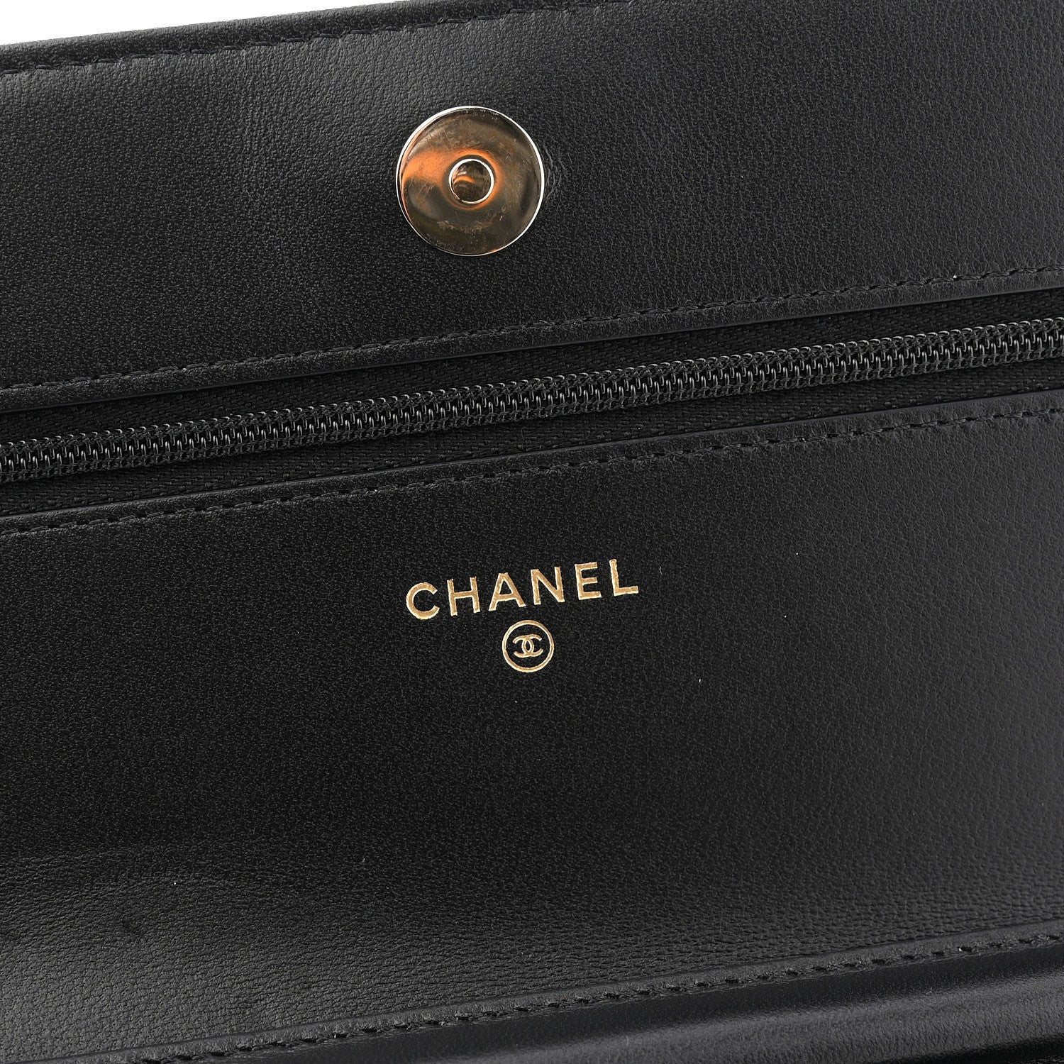 Lambskin Quilted Enamel CC Wallet On Chain WOC Black