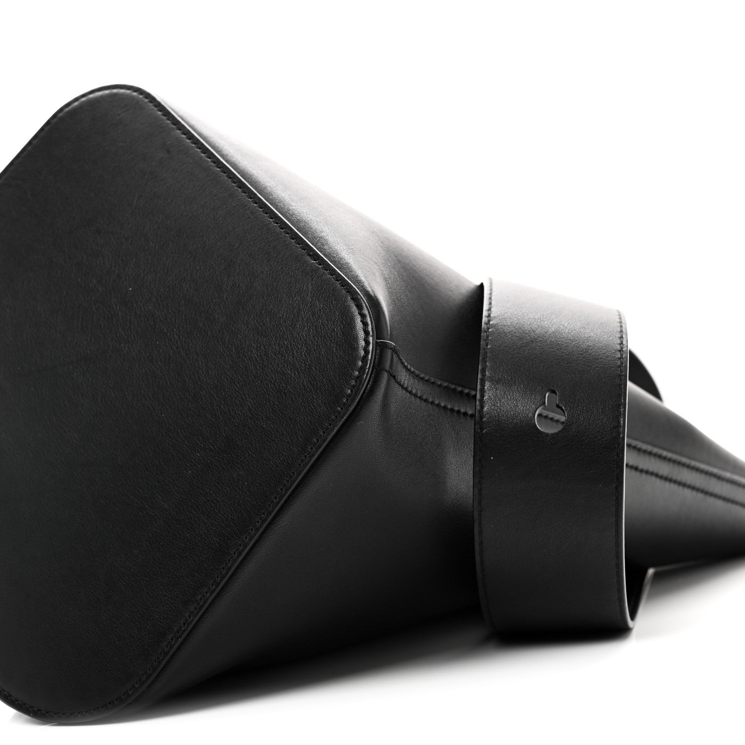 Smooth Calfskin Medium Pebble Bucket Bag Black