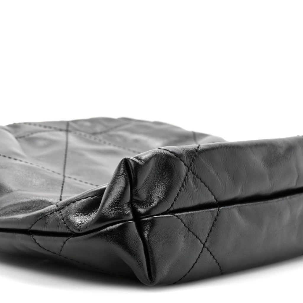 Shiny Calfskin Quilted Pearl CC Chain Mini Chanel 22 Black