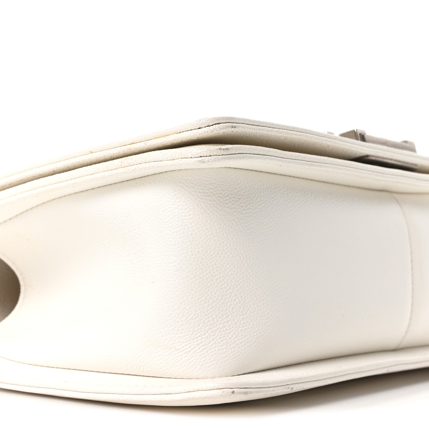 Caviar Quilted Medium Boy Flap White