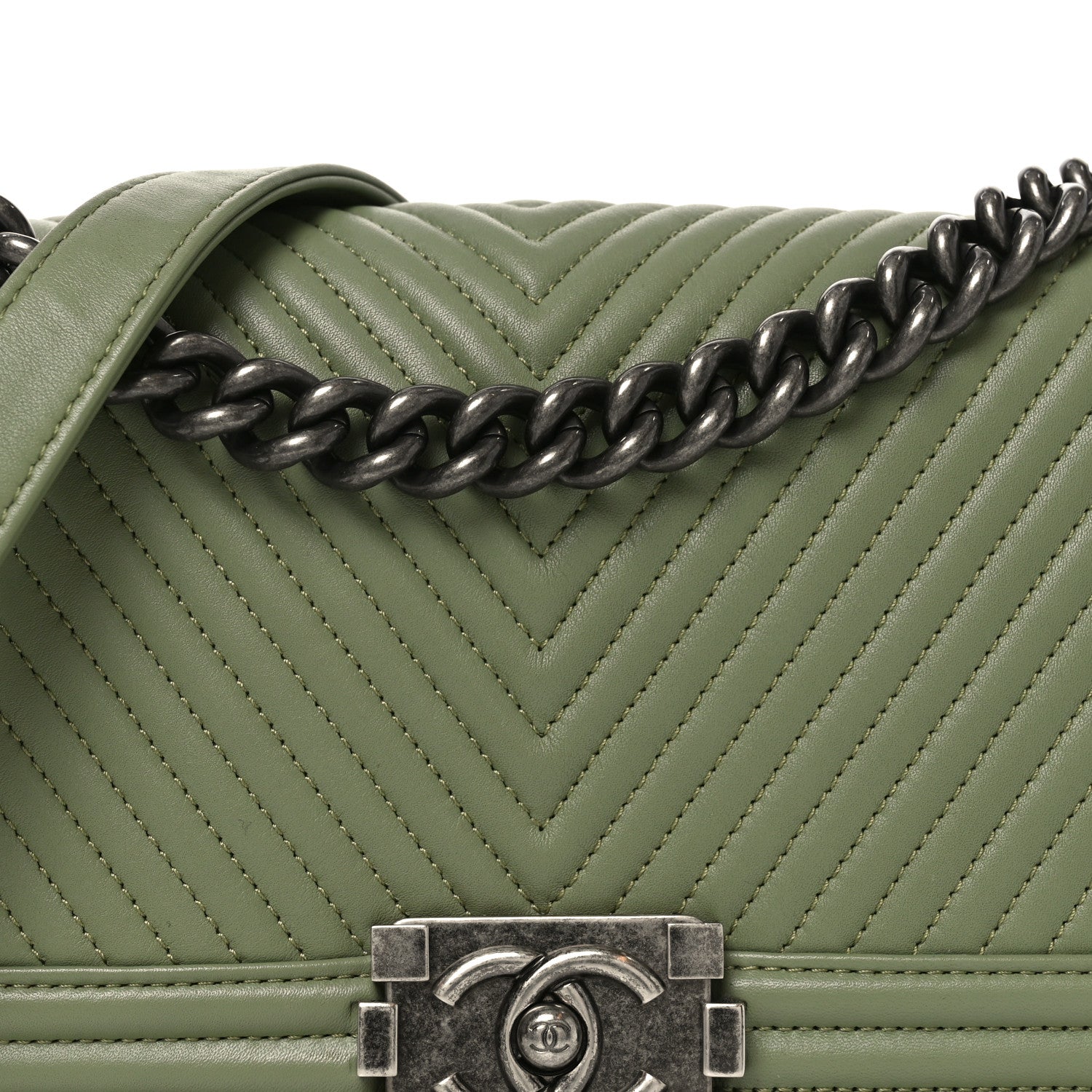 Calfskin Chevron Quilted Medium Boy Flap Green