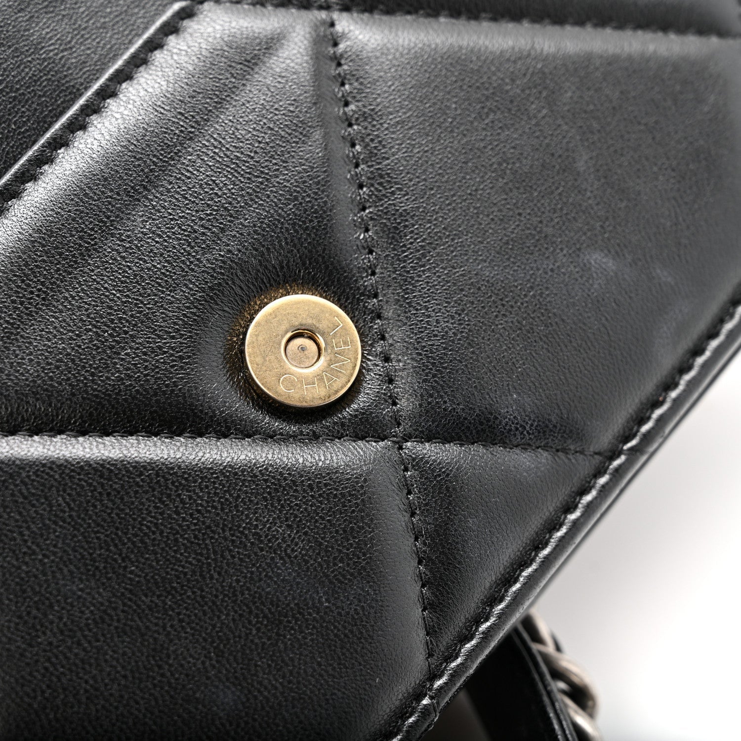 Lambskin Quilted Chanel 19 Wallet On Chain WOC Black