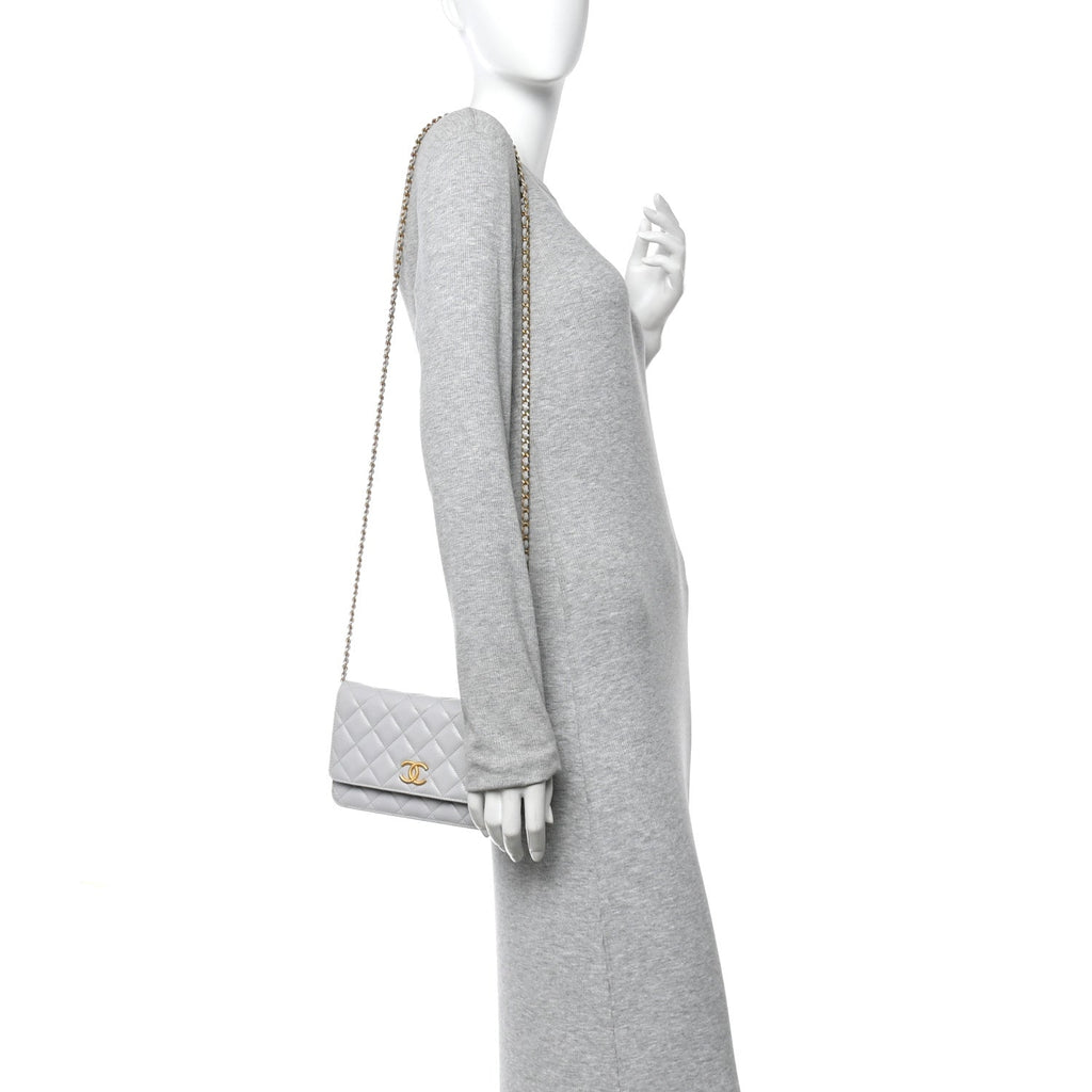 Caviar Quilted Textured CC Wallet on Chain WOC Grey