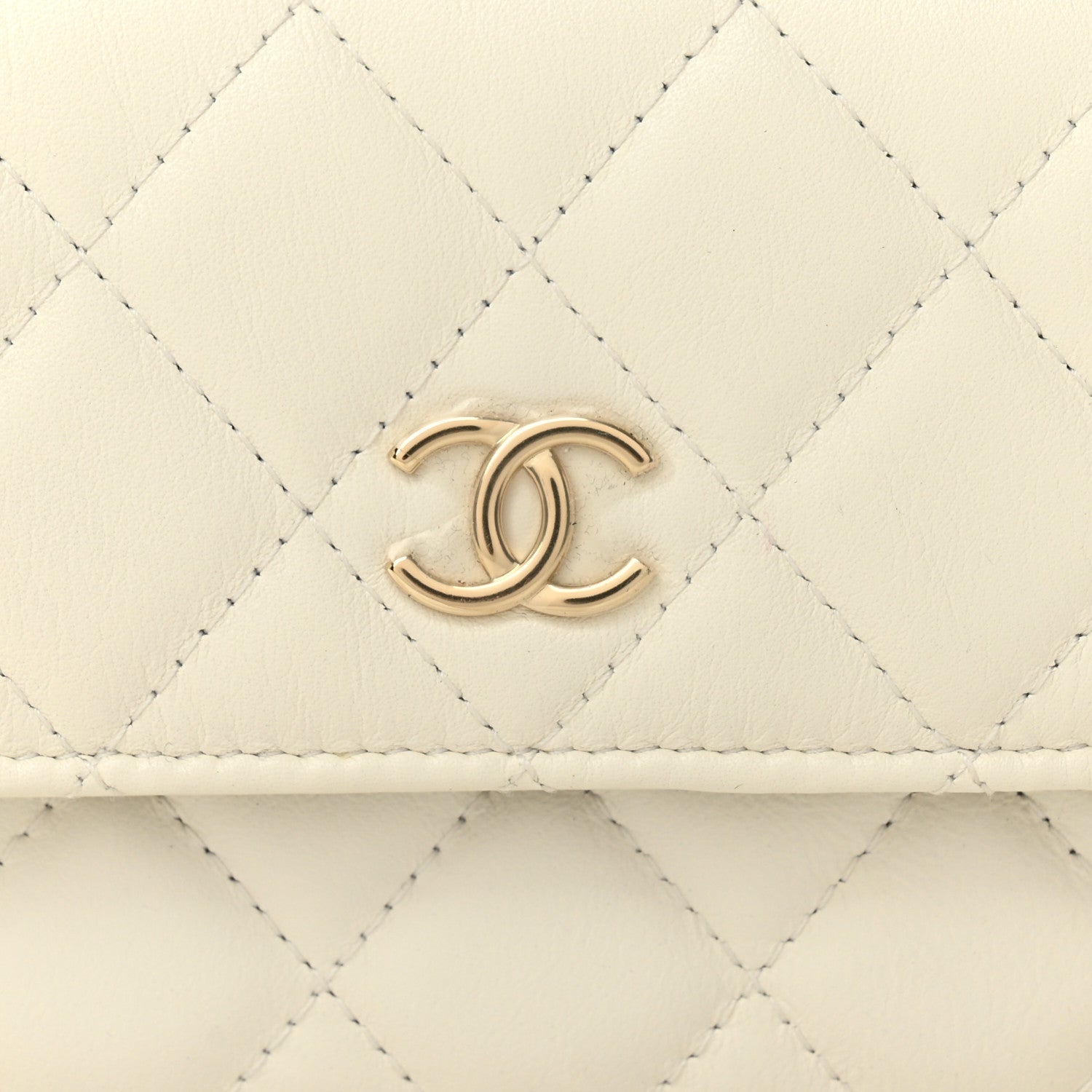 Calfskin Quilted Mini Maxi Pearls Wallet On Chain WOC White