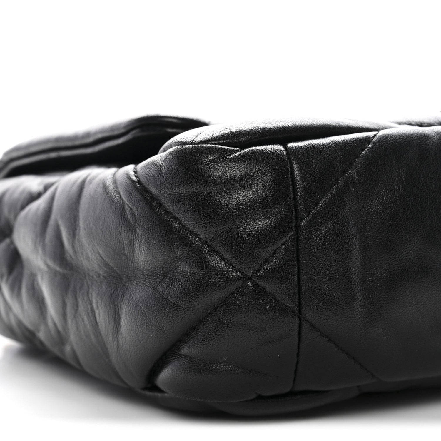 Lambskin Quilted Medium Chanel 19 Flap Black