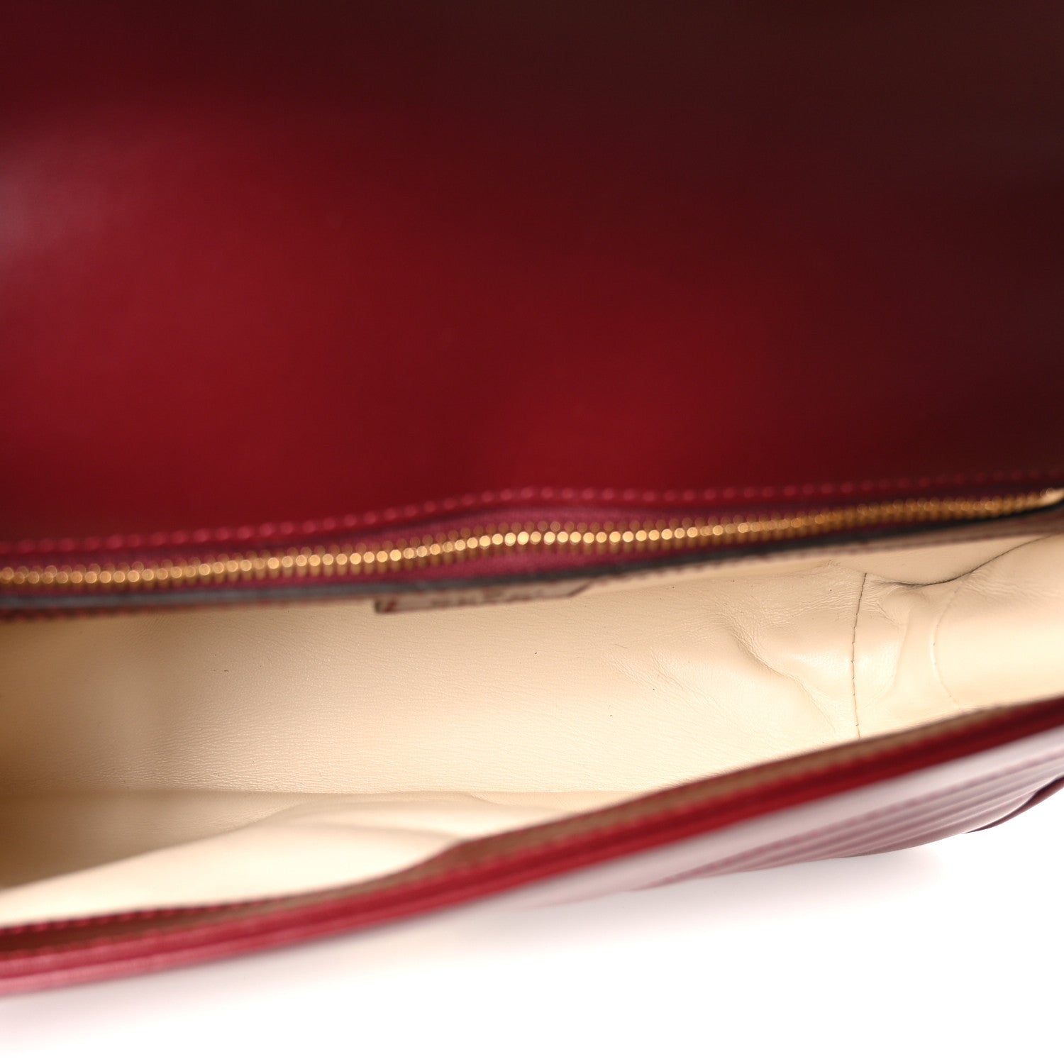 Calfskin Matelasse Small GG Marmont Shoulder Bag Ancora Red