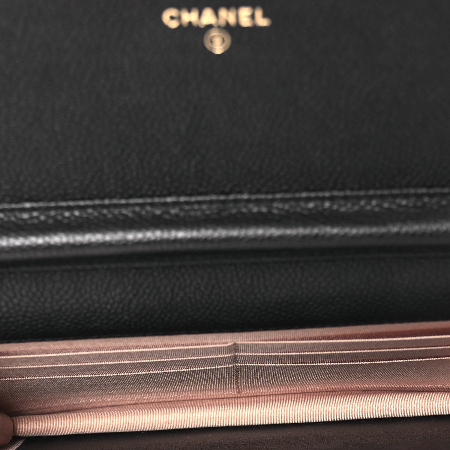 Grained Calfskin Quilted Cuba Wallet On Chain WOC Black