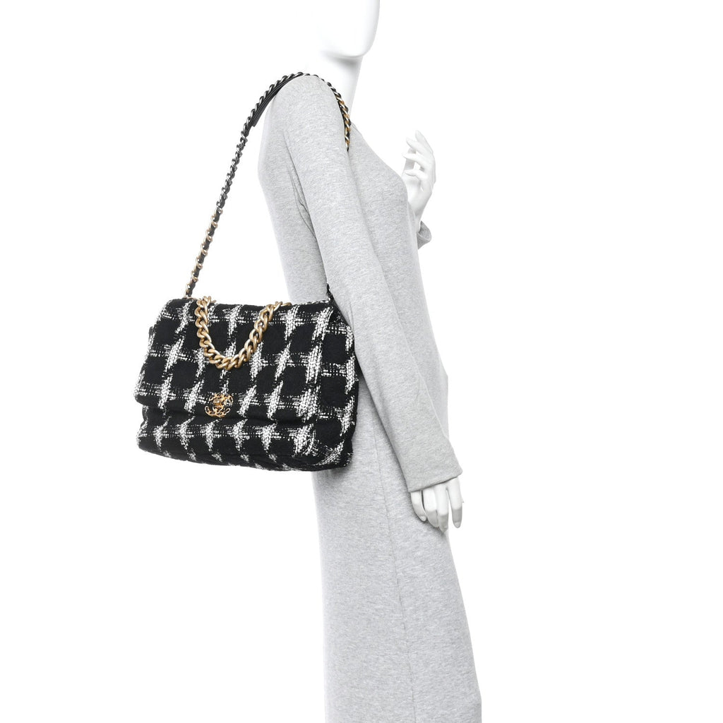 Tweed Quilted Maxi Chanel 19 Flap Black White