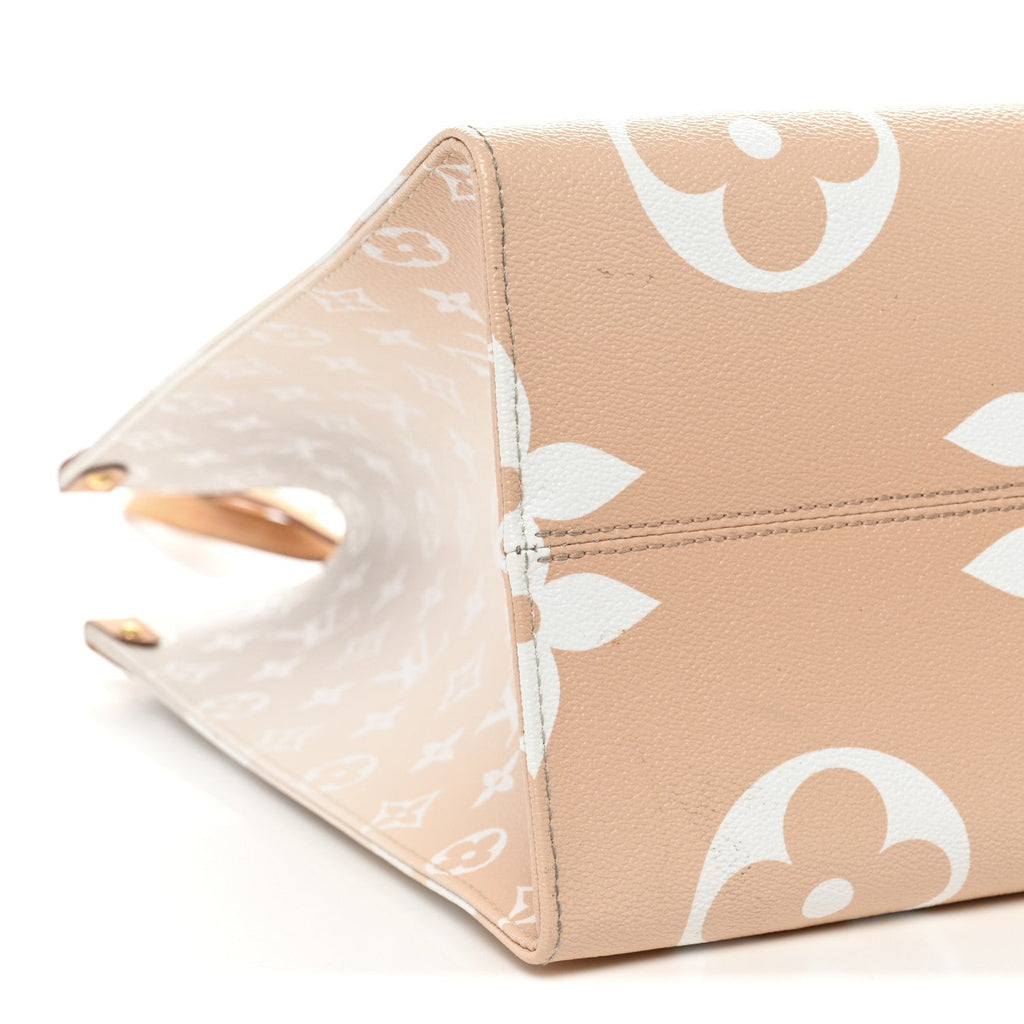 Monogram Giant By The Pool Onthego GM Brume