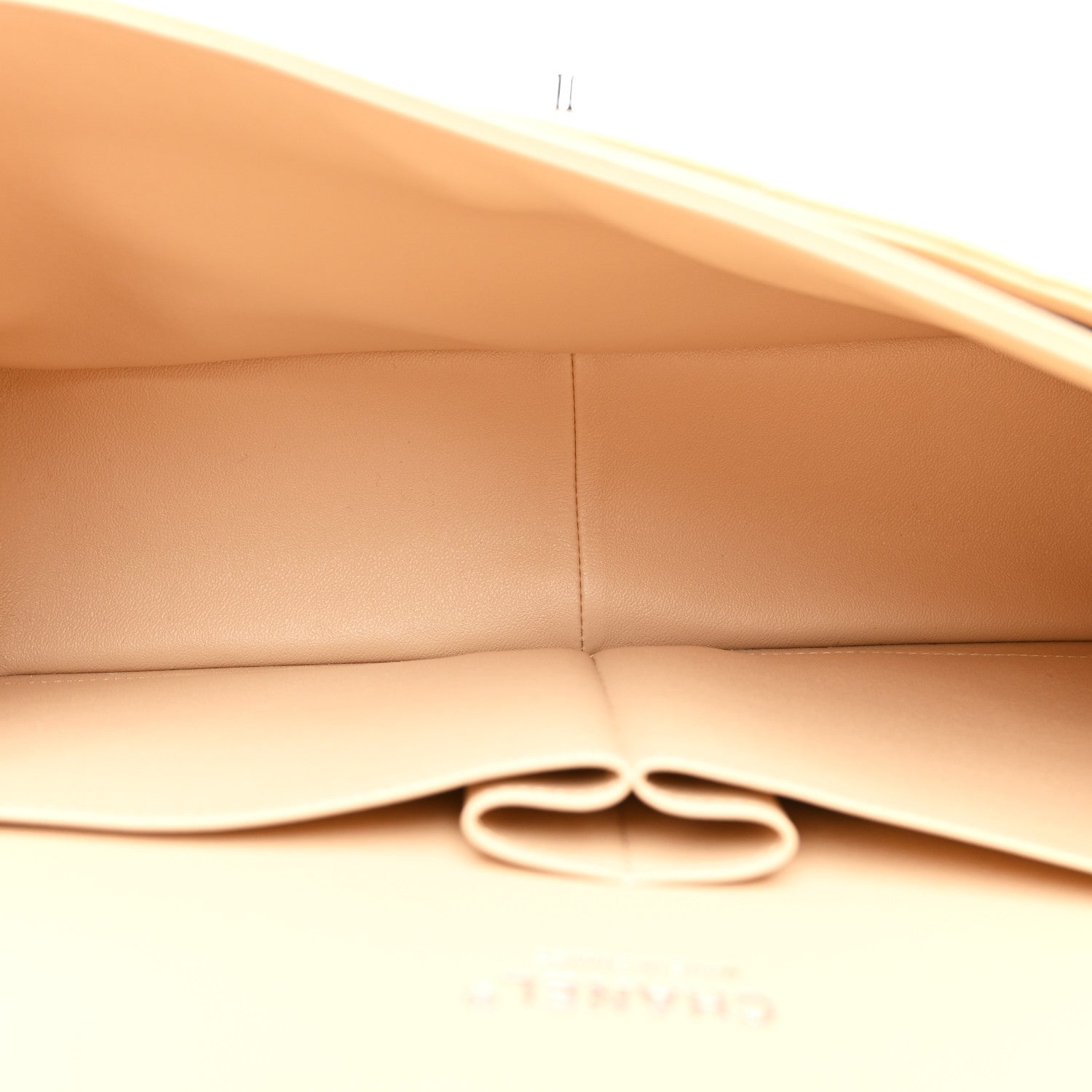 Caviar Quilted Jumbo Double Flap Beige Clair