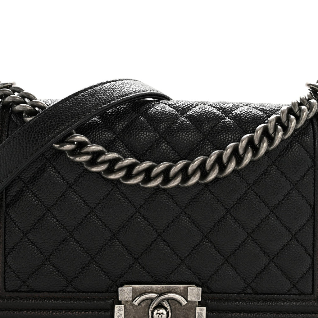 Caviar Quilted Medium Boy Flap Black