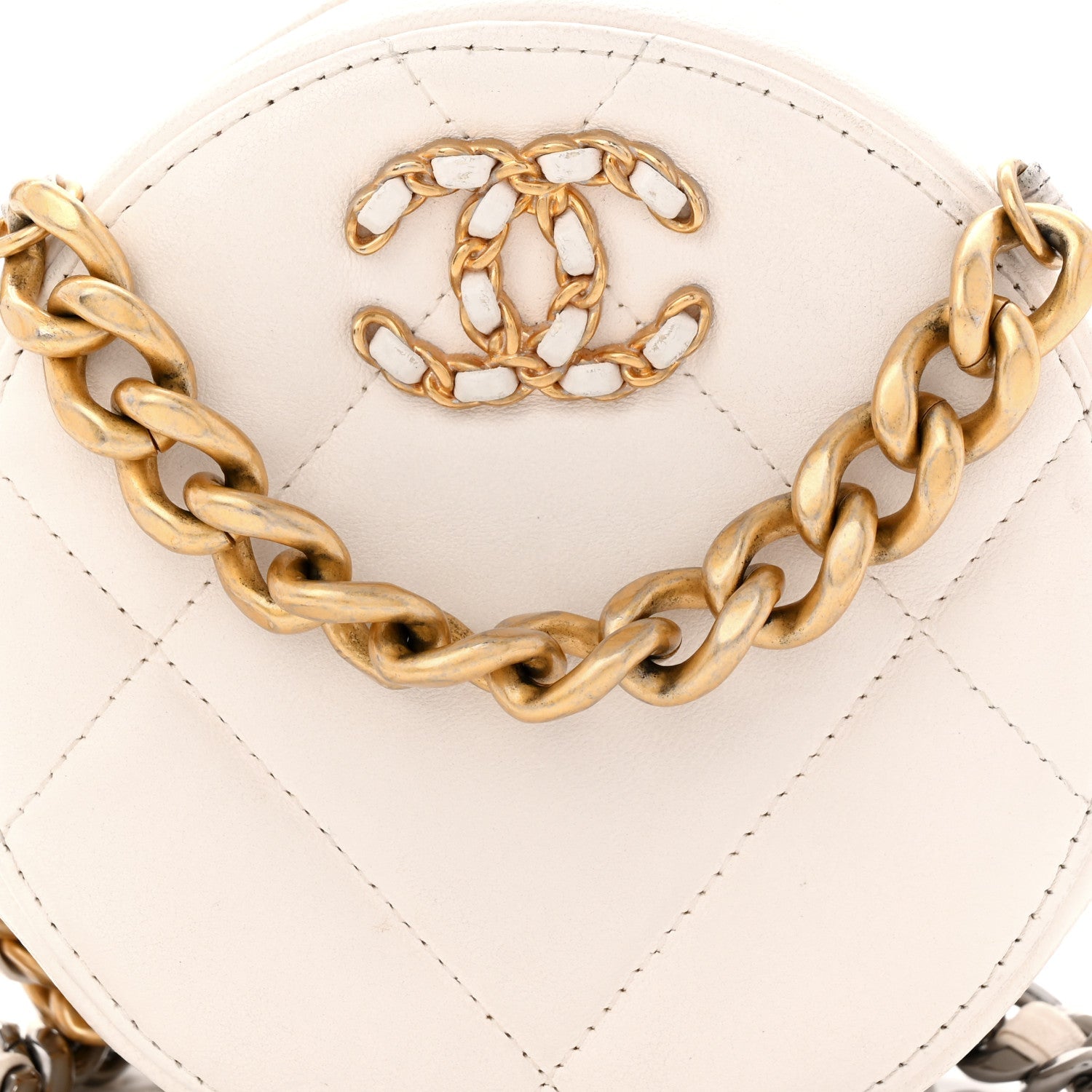 Shiny Goatskin Quilted Chanel 19 Round Clutch With Chain White