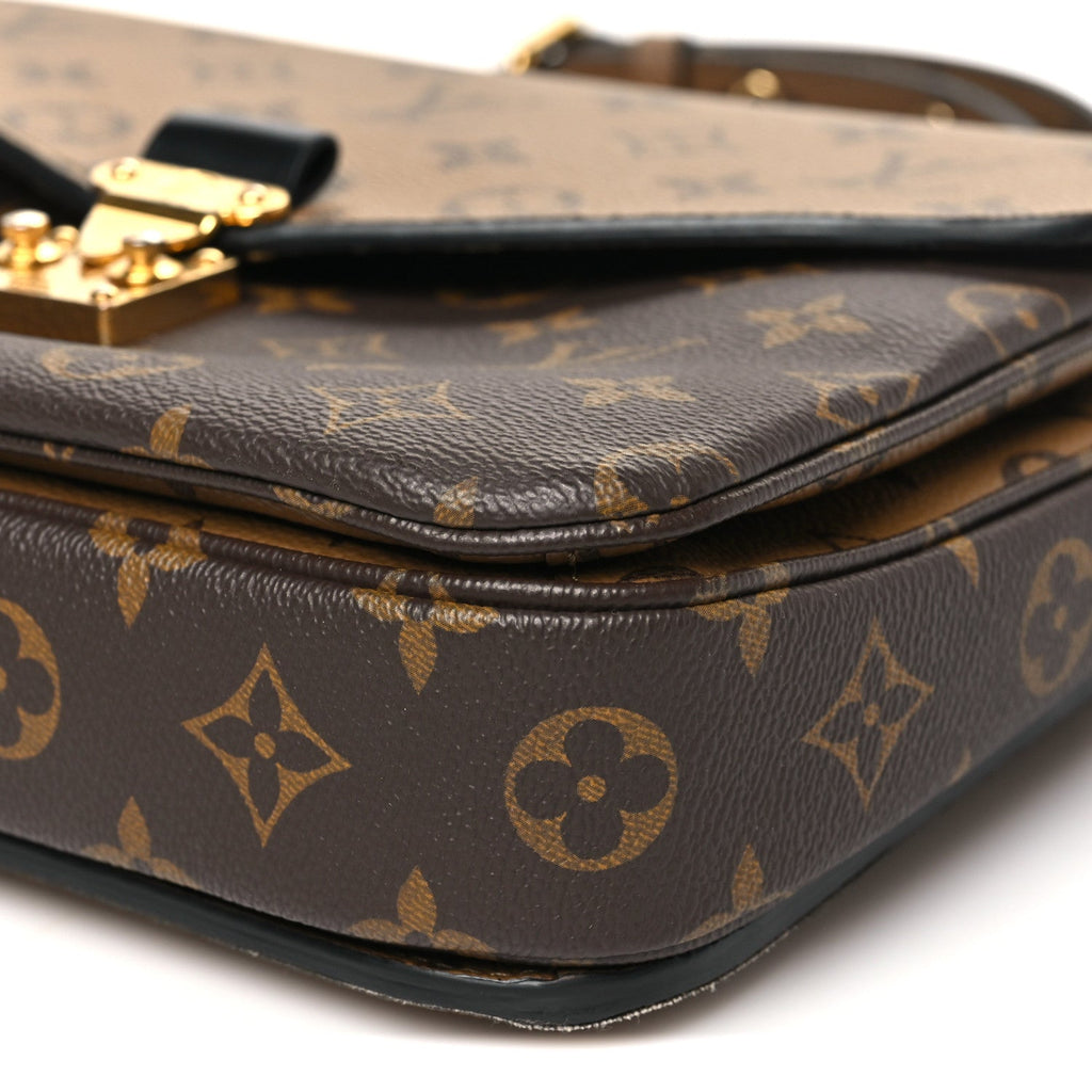 Reverse Monogram Pochette Metis