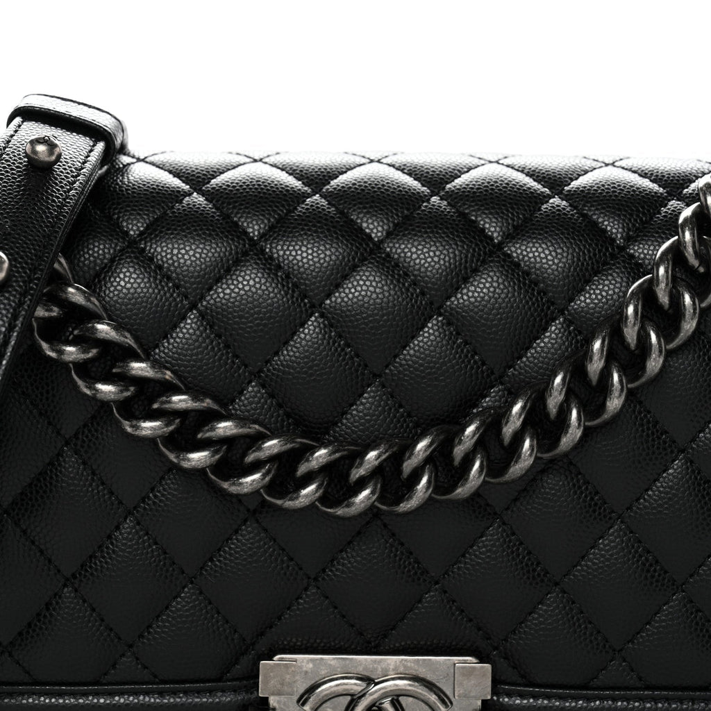 Caviar Quilted Medium Boy Flap Black