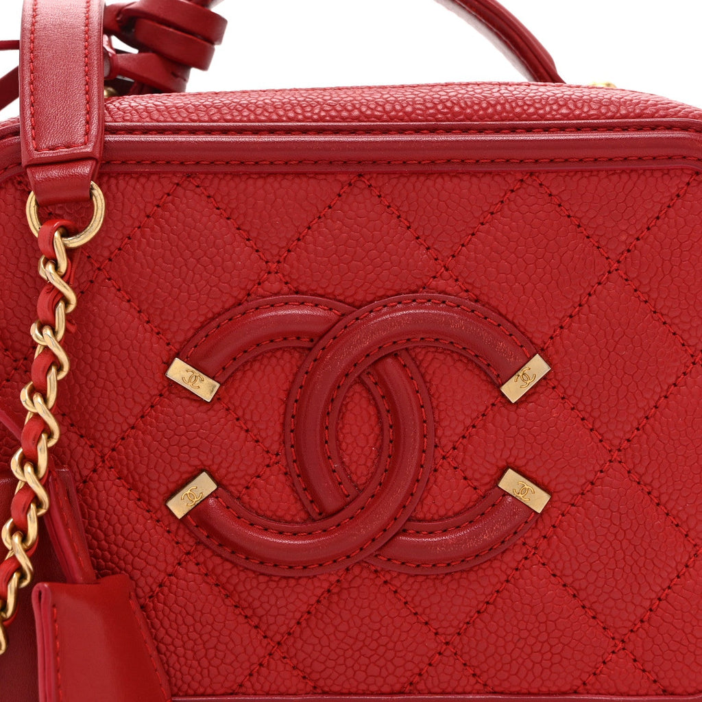 Caviar Quilted Small CC Filigree Vanity Case Red